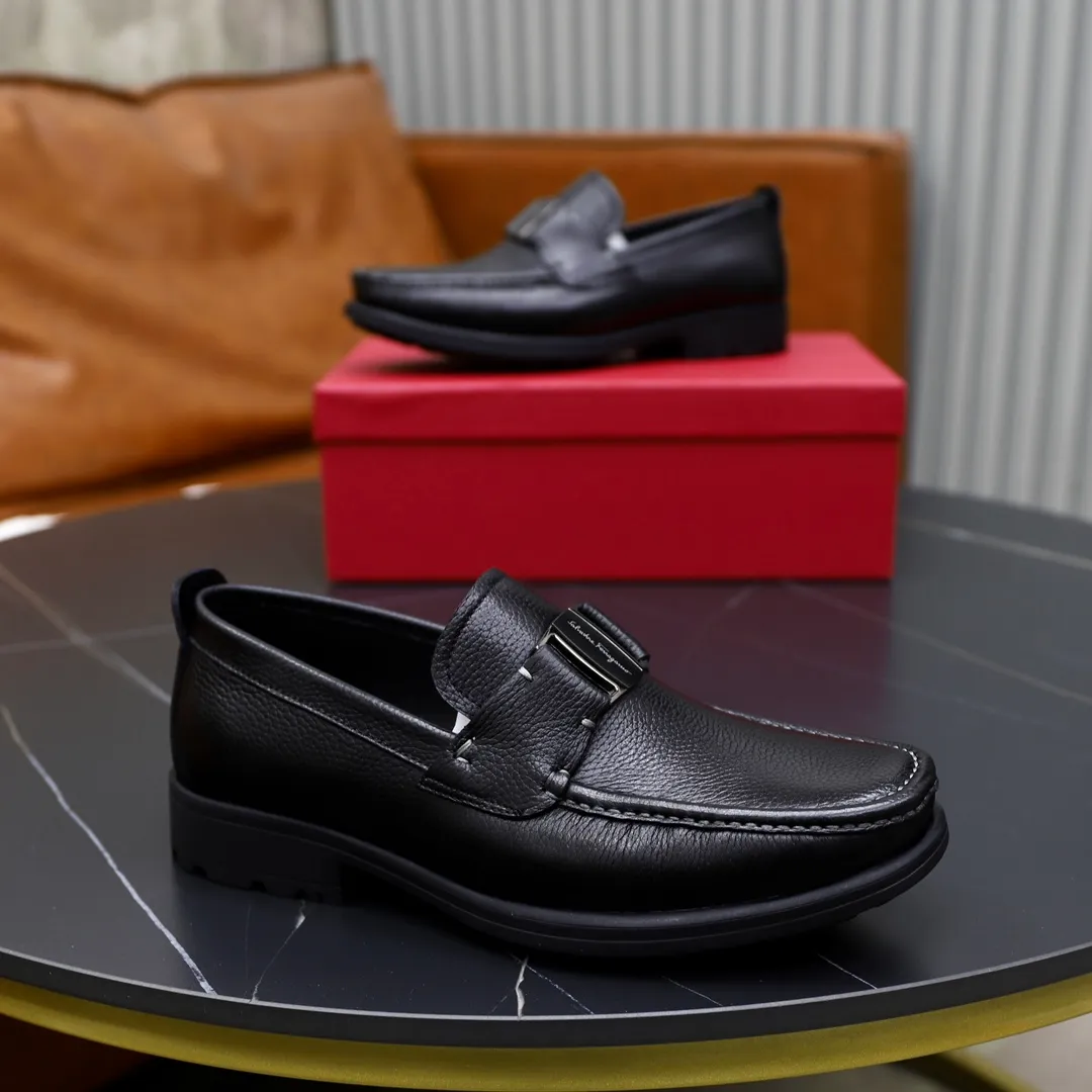 Men's shoes: 270🙅‍♂️🙅‍♂️🙅‍♂️Niuli Brand: Ferragamo Standard code: Men's code 38/44 (45 customized) Grade: Same as the official website Material: Original imported cowhide leather lining Original wear-resistant lightweight outsole Style category: Men's casual slip-on shoes Distinguished luxury brand elements top luxury Color: Actual picture color